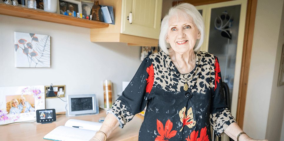 Astudiaeth achos: Gallu aros yn fy nghartref fy hun