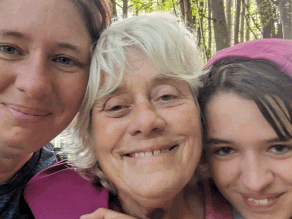Responder Sian Milligan pictured with her mum Sylvia and daughter Rhiannon