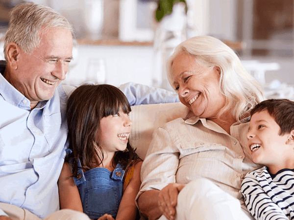 Gwasanaeth CONNECT yn helpu dyn o Geredigion sy'n dioddef â dementia i osgoi arosiadau diangen yn yr ysbyty ar ôl cwympo gartref